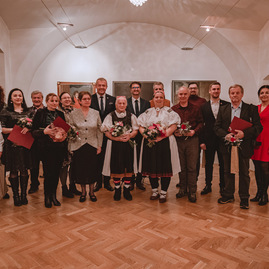 Zväčšiť fotografiu - Múzy ich spojili v dubnickom kaštieli - TSK_POSPB_Múzy nás spájajú_mini-47